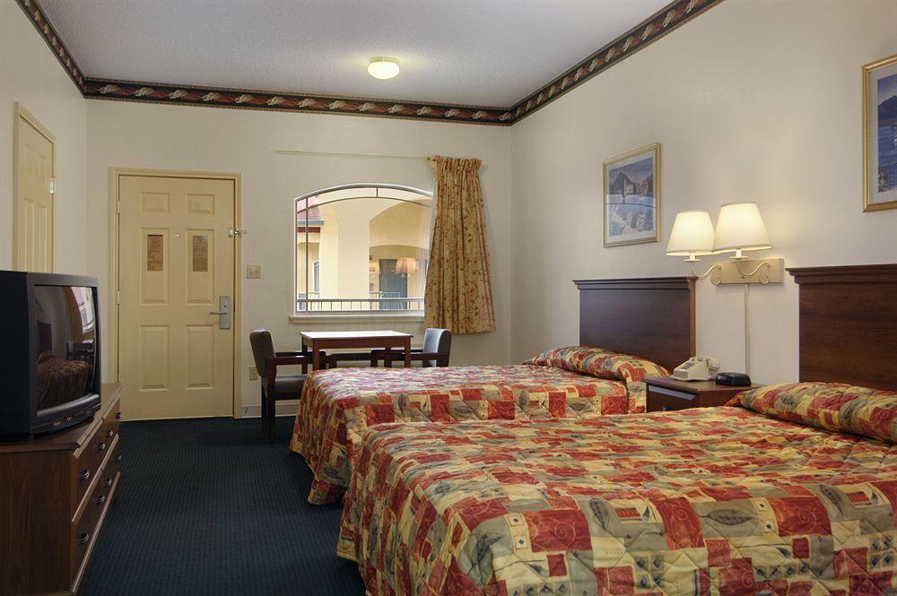 Texas Inn And Suites - Rio Grande Valley Единбург Номер фото
